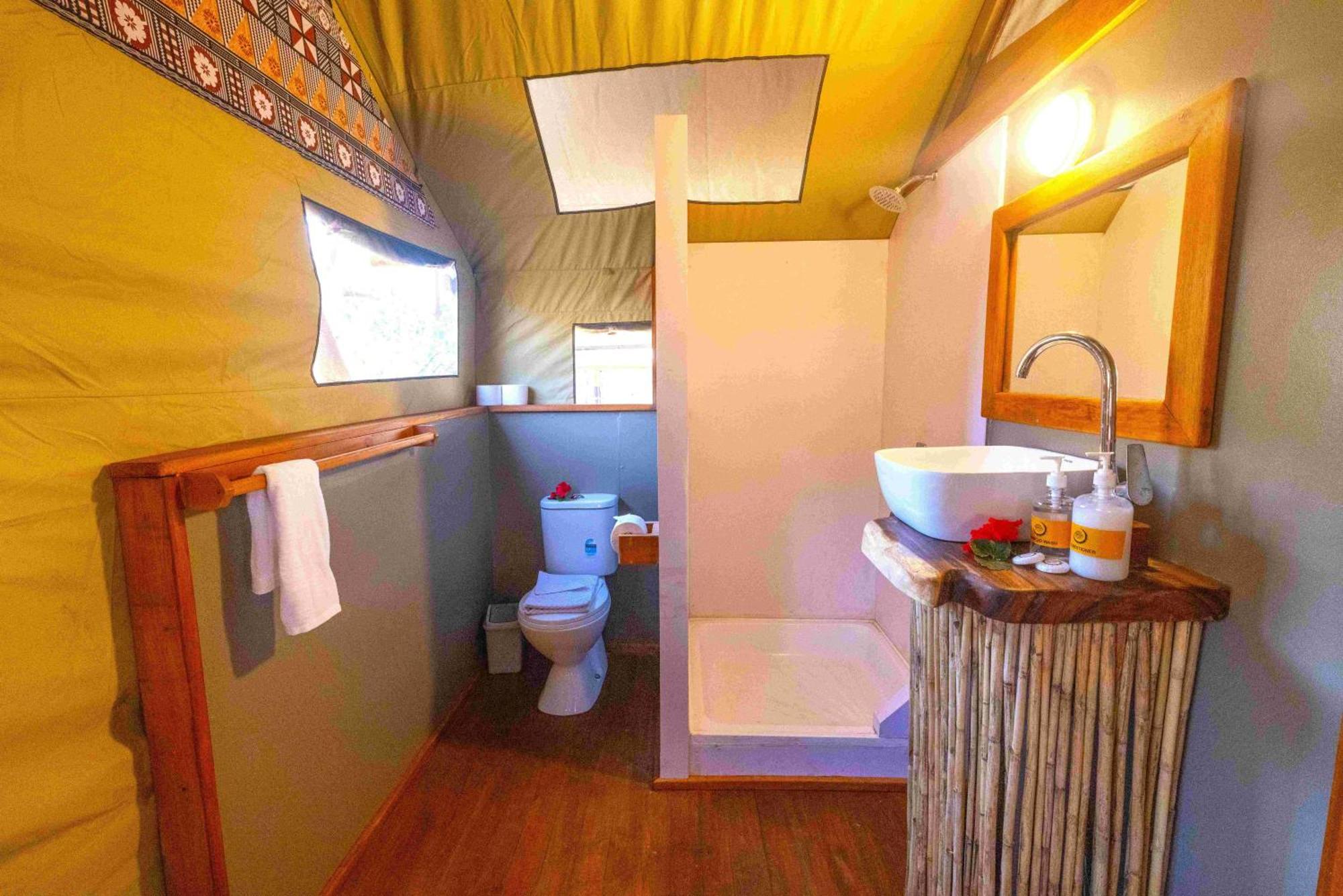 Barefoot Kuata Island Resort Extérieur photo
