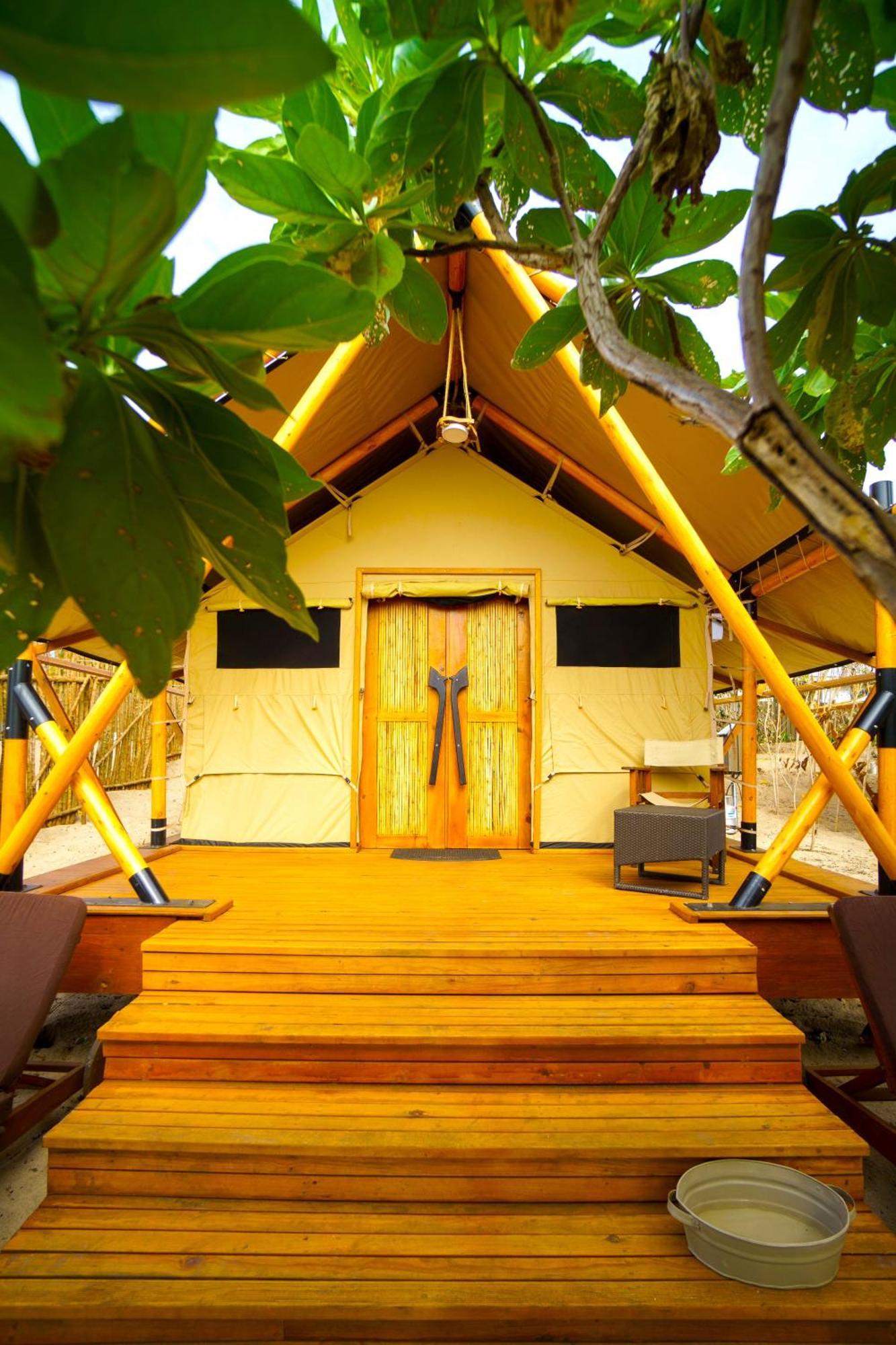 Barefoot Kuata Island Resort Extérieur photo